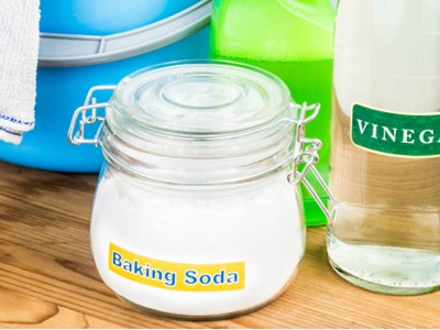 4 Amazing Spring Cleaning Uses for Vinegar